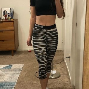 Nike Pro Cropped Zebra Leggings